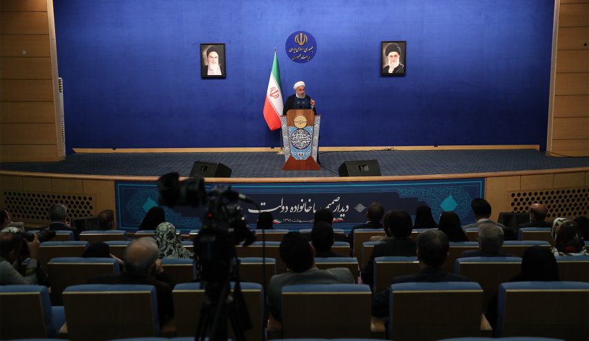 هیچ توطئه داخلی و خارجی نمی‌تواند عزم و روحیه مسئولین  دولت را برای خدمت رسانی به مردم بشکند/ روزهای کنونی، امتحان بزرگ الهی برای همه ما است