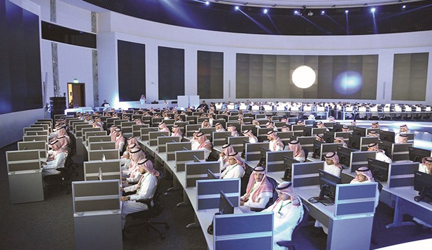 صحيفة بريطانية: انتبه السعودية تتجسس على هاتفك