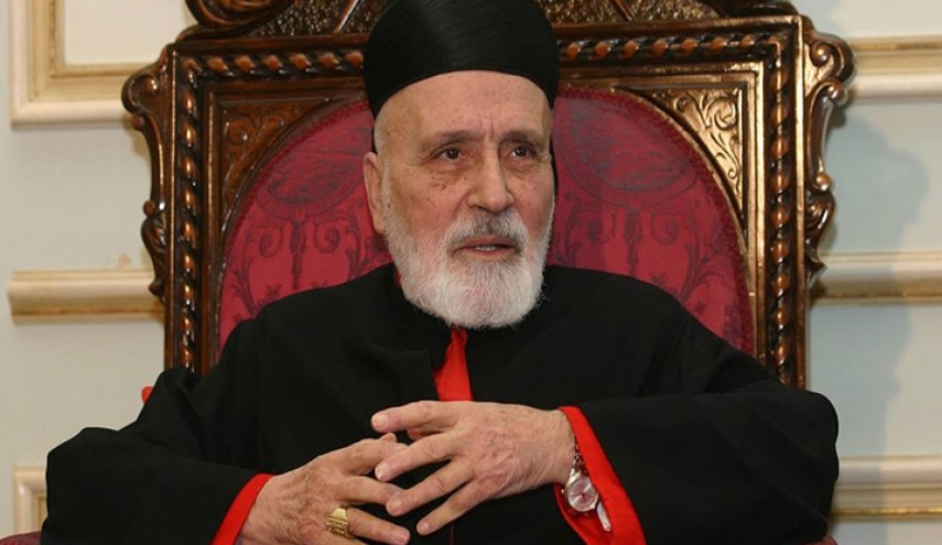 بالابيض والاسود صورة نادرة للبطريرك صفير مع والديه