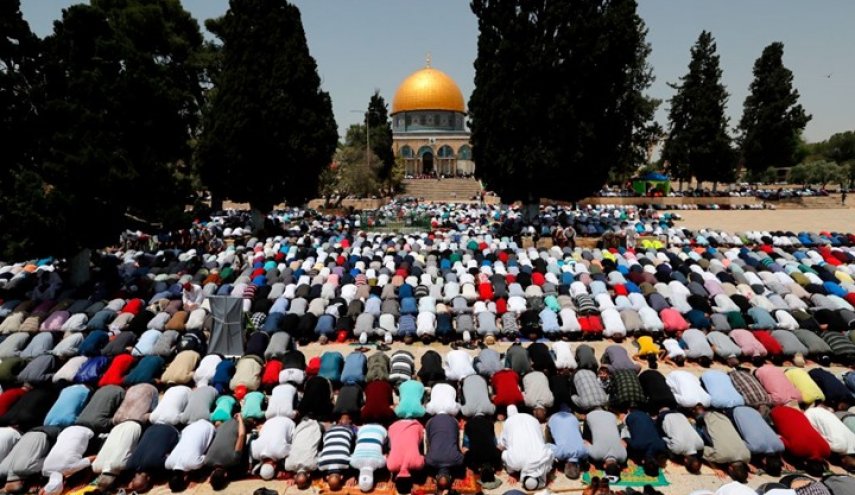 حضور 200هزار نمازگزار در دومین جمعه رمضان در مسجدالاقصی