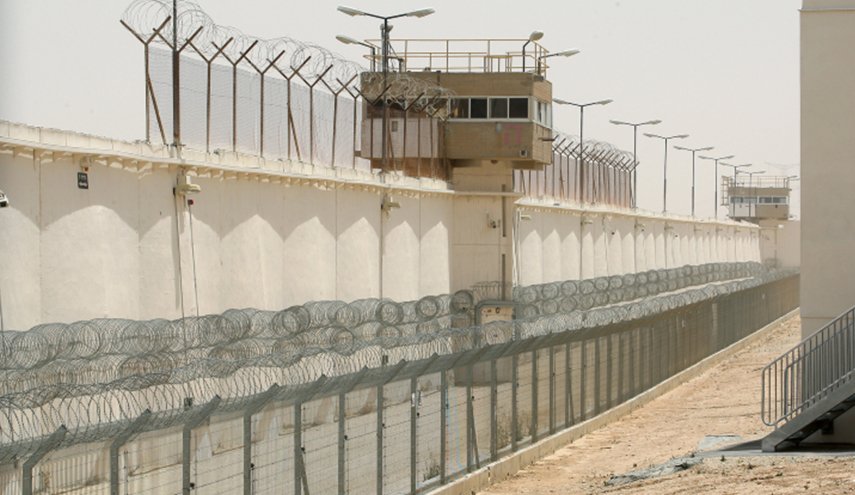 الحر الشديد يحوّل سجون الاحتلال لـ