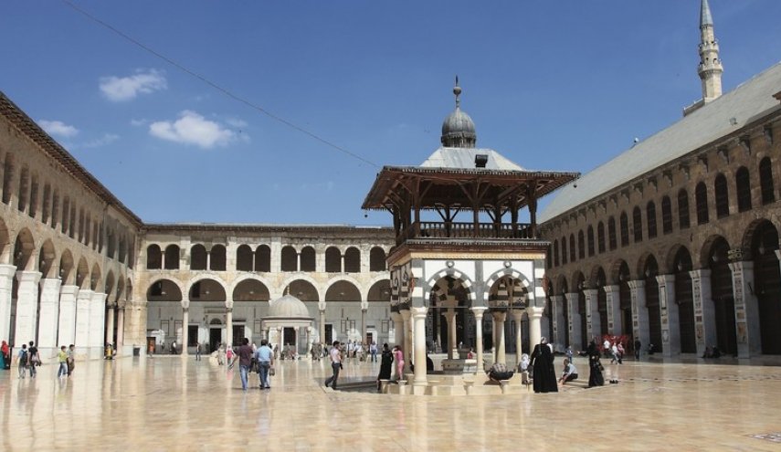 ما صحة اعتقال خطيب الجامع الأموي السابق؟