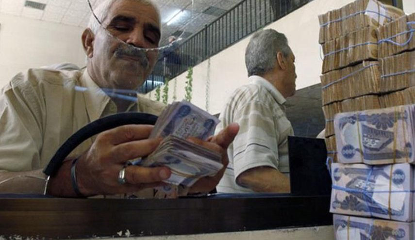 الكشف عن لصوص يستهدفون المتقاعدين أمام المصارف 