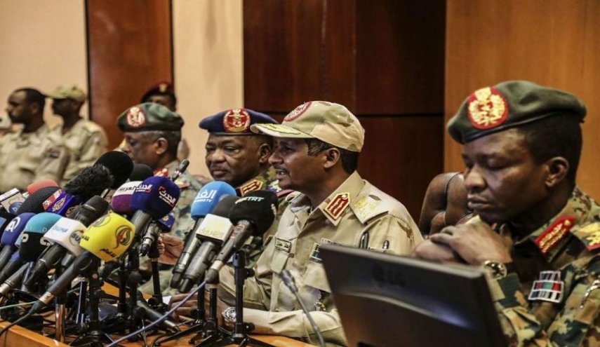​​​​​​​ما حقيقة مساعي المجلس العسكري بالسودان لإجلاء الشهود عن ميدان الاعتصام؟