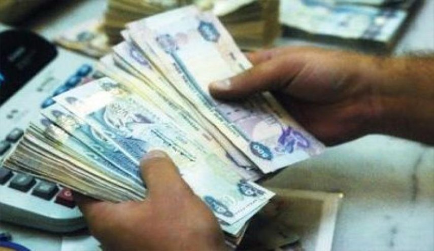 إماراتية تختلس 10 ملايين درهم لوقوعها في قصة حب!