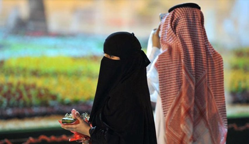 المرأة أيضا لاقيمة لها في السعودية.. سجال يشتعل بين أمير ومحامي 
