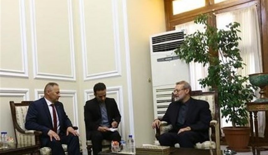 لاریجانی: کشورهای بزرگ تحریم‌های آمریکا علیه ایران را قبول ندارند

