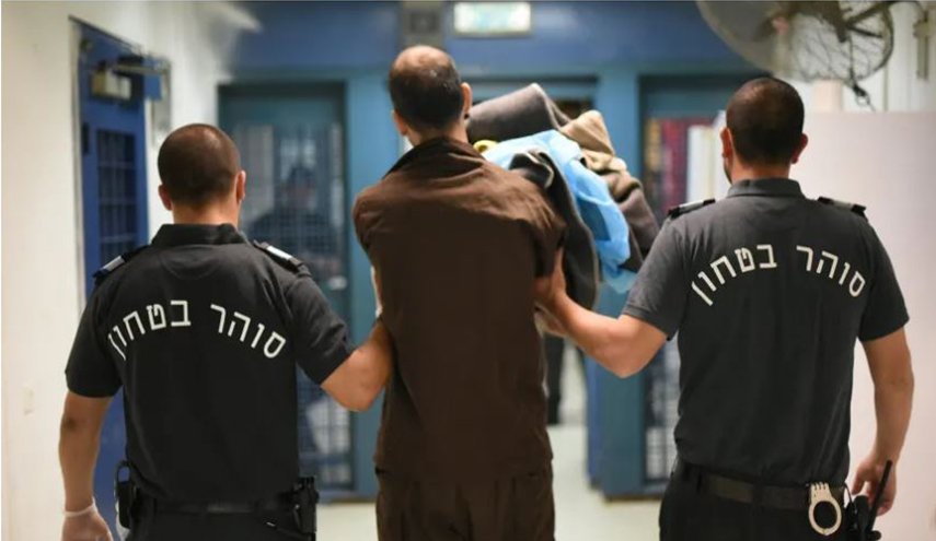 أسرى عسقلان يبدأون إضرابًا مفتوحًا عن الطعام