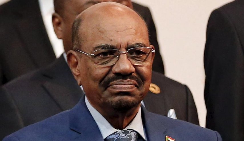البشير يكشف عن تفاصيل جديدة بشأن قتل المتظاهرين