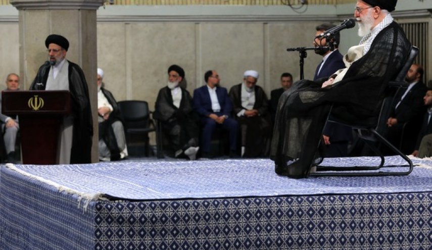 پیشنهاد مذاکره فریب آمریکا برای خلع سلاح و عوامل اقتدار ملت است