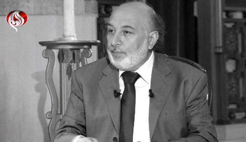 پاسخ کوبنده نویسنده عرب به تحریم های ترامپ علیه رهبر انقلاب