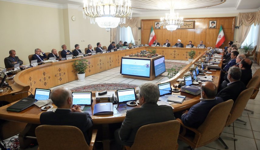 آیین‌نامه اعطای مجوز اقامت پنج‌ساله به اتباع خارجی سرمایه گذار در ایران تصویب شد