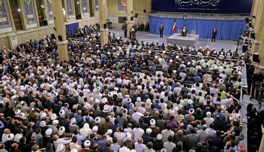 دولت سعودی بدون امنیتی کردن محیط امنیت و کرامت حجاج را تأمین کند/ منع از «برائت از مشرکان و اعتراض به آمریکا» سیاستی شیطانی و غیردینی است