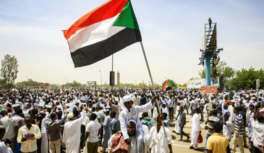 مسيرات بالخرطوم لأجل مفقودي فض اعتصام قيادة الجيش