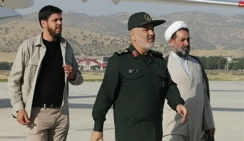 سردار سرلشکر سلامی برای بازدید از روند بازسازی مناطق سیل‌زده وارد استان لرستان شد