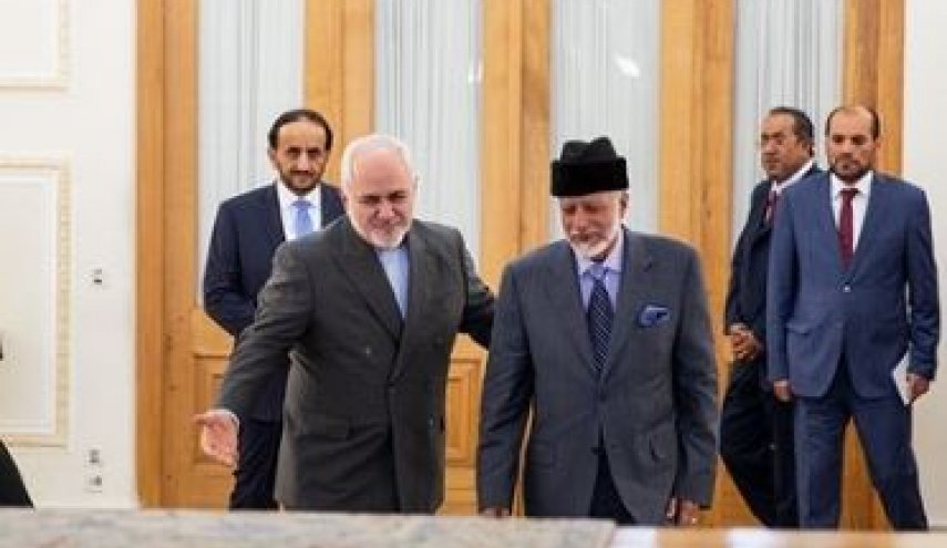 گفت‌وگوی ظریف و بن علوی درباره تحولات منطقه و تأکید بر تداوم رایزنی‌ها

