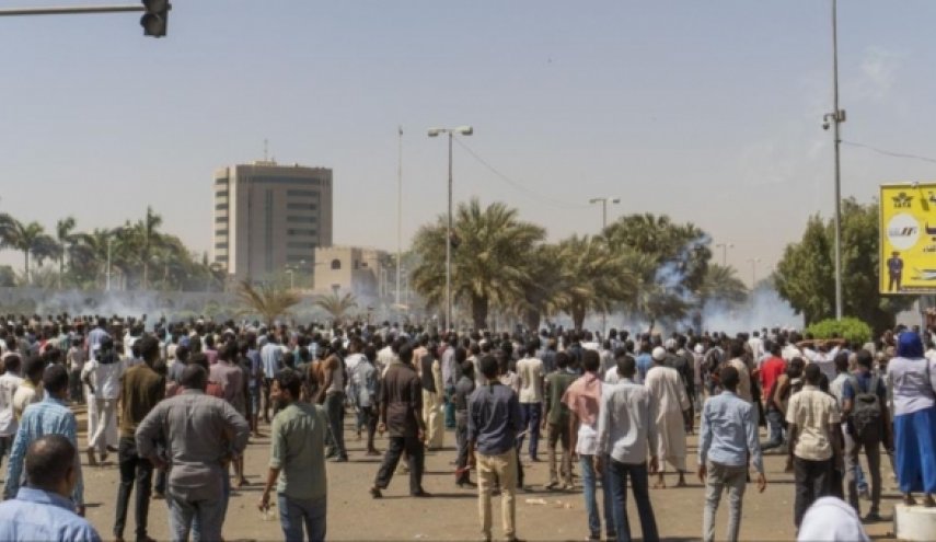 الفض الدامي..لجنة تحقيق سودانية تتهم قوات الأمن بقتل المعتصمين
