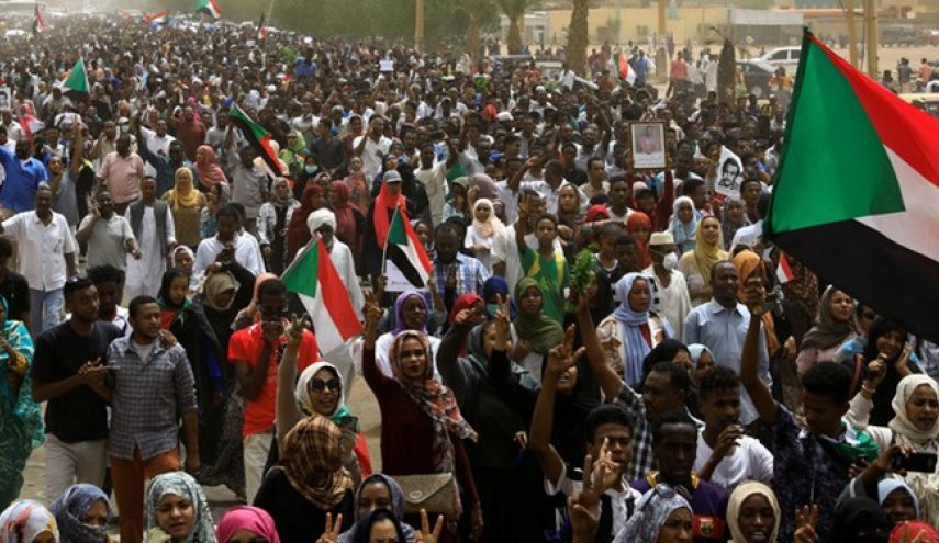 تظاهرات مردم سودان در اعتراض به گزارش کمیته‌ حقیقت‌یاب
