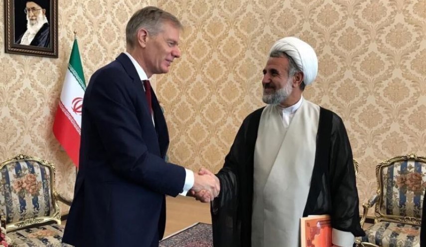 طهران اثبتت لسفير بريطانيا قانونية توقيف ناقلة بلاده