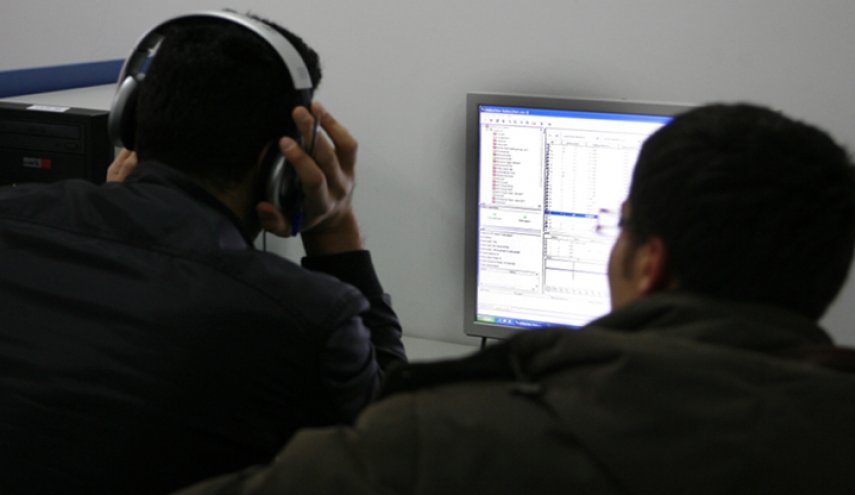 مناقصة التنصّت: إسرائيل بيننا!
