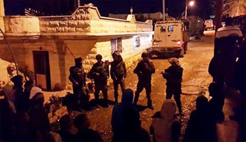 الاحتلال يعتقل مواطنا من ذوي الاحتياجات الخاصة بالقدس
