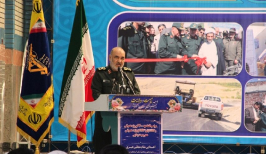 لباس خدمت بر تن کرده‌ایم تا آرزوهای دشمنان را دفن ‌کنیم/ با 