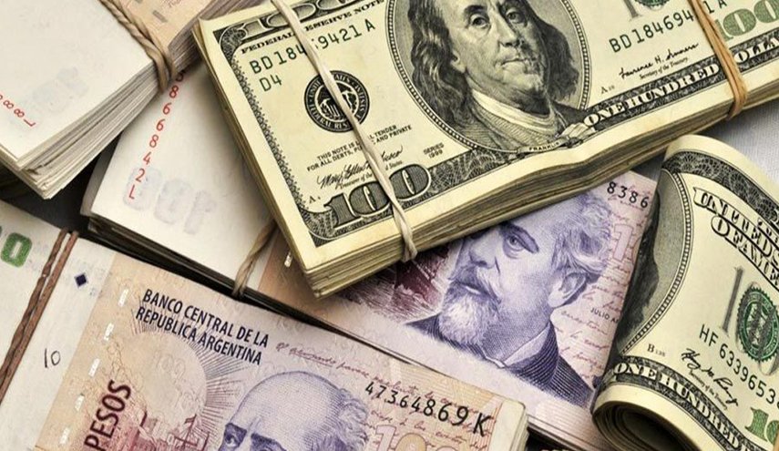 وكالتان للتصنيف الائتماني تخفضان تصنيف الأرجنتين