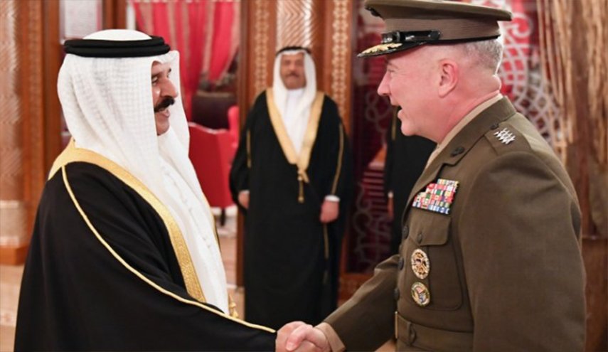 ملك البحرين يستقبل قائد القيادة المركزية الأميركية