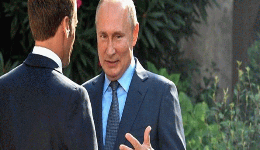ماکرون پز دموکراسی داد؛ پوتین «جلیقه‌زردها» را یادآوری کرد!