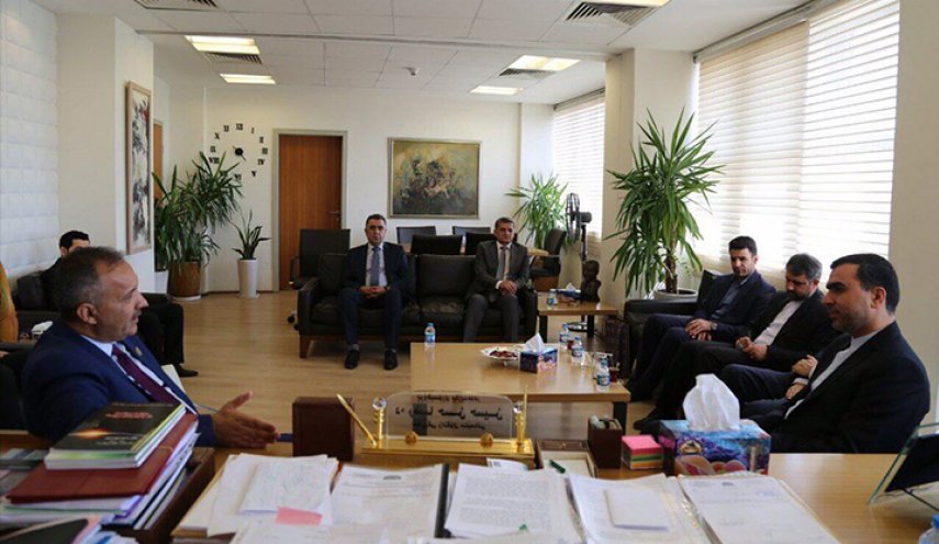 القنصل الايراني ومحافظ السليمانية يبحثان بشأن تطوير العلاقات الاقتصادية