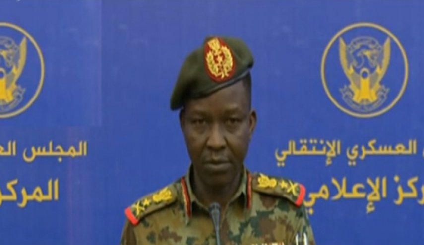 البرهان يؤدي اليمين رئيسا لمجلس السيادة في السودان