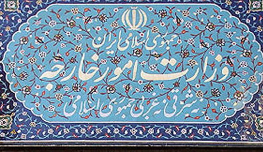 توصیه وزارت خارجه به رسانه ها در باره انتشار اخبار سفر ظریف به بیاریتز