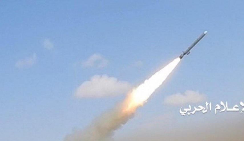 مقر فرماندهی شبه‌نظامیان سعودی در مرز یمن موشک‌باران شد