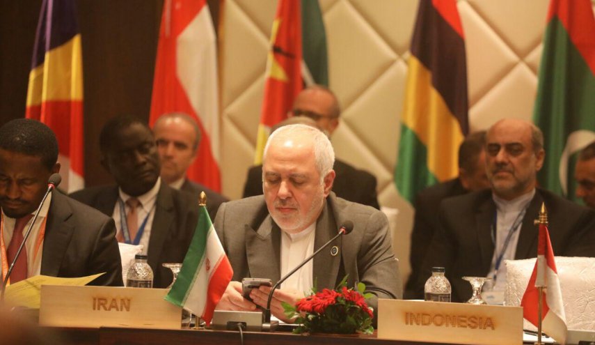 ظریف در بنگلادش: امنیت و ثبات را نمی توان از بیرون منطقه خرید