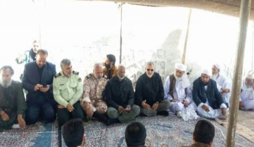 حضور سردار پاکپور در جمع عزاداران عاشورای حسینی در زاهدان