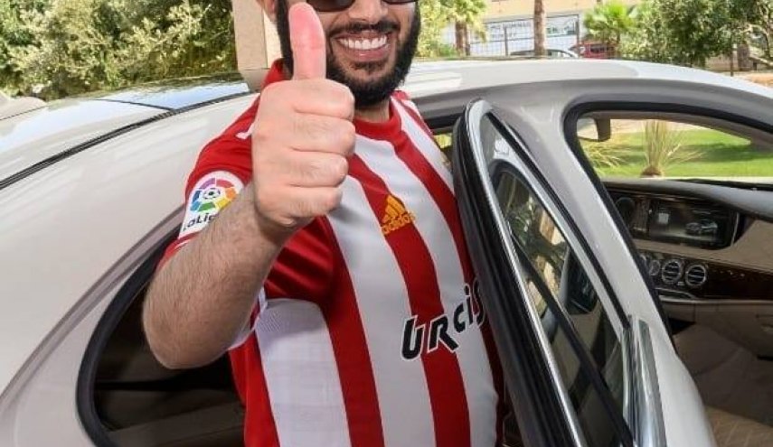 آل الشيخ يقاضي عشرات الناشطين المصريين ... ماذا فعلوا؟