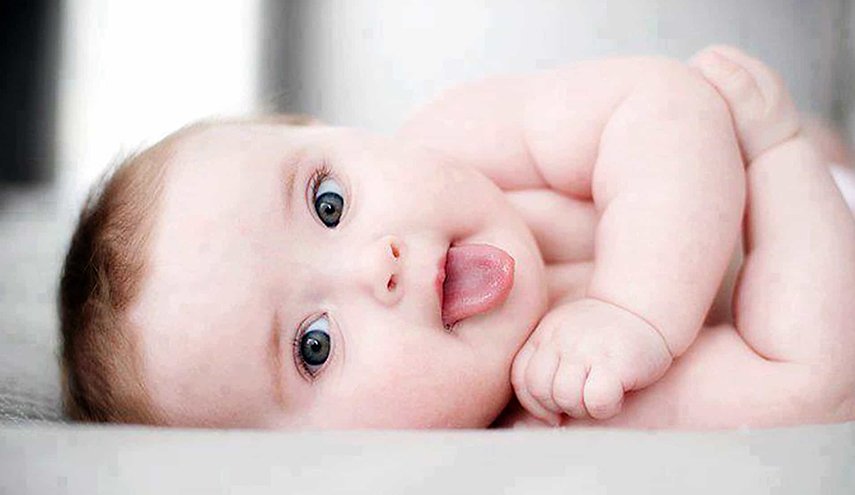 الرضع لا يذرفون الدموع ولا يعرقون.. ما السبب؟