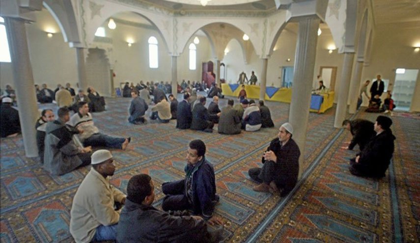 حمله به مسجدی در شرق فرانسه با خودرو 