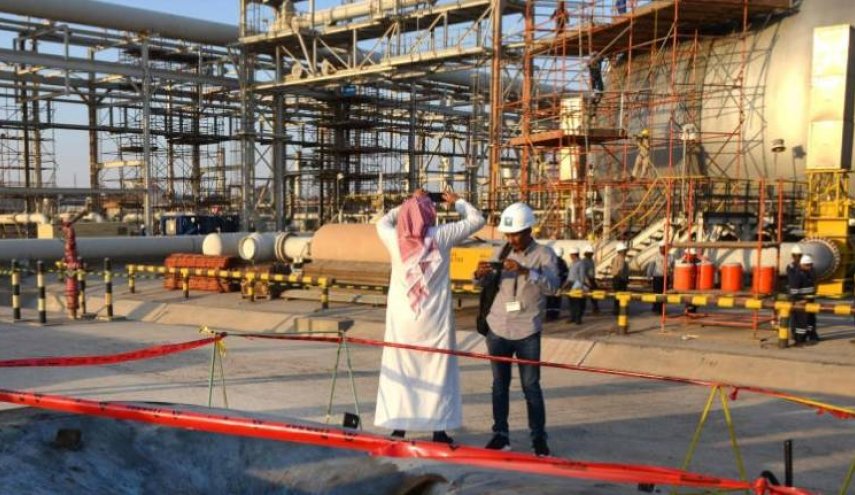 'أرامكو السعودية' تحذر موظفيها من هذ الامور.. وإلّا..