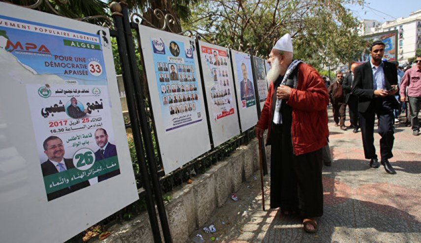 حركة مجتمع السلم الجزائرية لن تقدم مرشحا للرئاسيات القادمة
