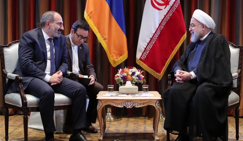 سلفی نخست‌وزیر ارمنستان با روحانی و پوتین