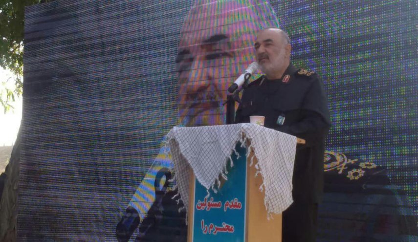 سپاه برای ساختن ایران اسلامی عجله دارد / خادم مردم هستیم