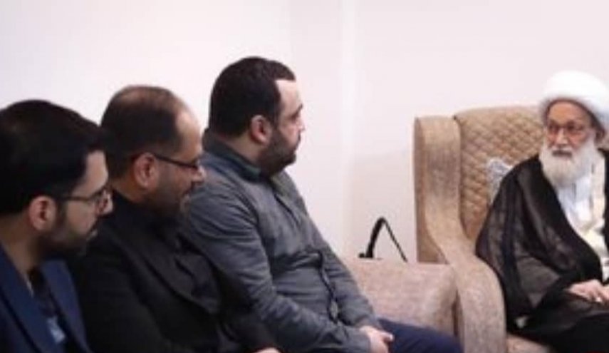شاهد: أسرة السيد نصر الله في ضيافة الشيخ عيسى قاسم