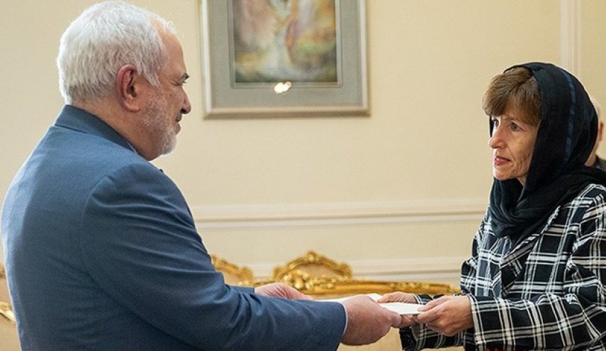 سفیر جدید استرالیا رونوشت استوارنامه خود را تقدیم ظریف کرد
