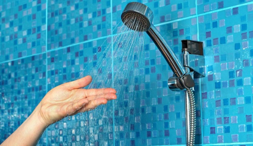 أيهما أفضل.. الاستحمام بالماء الساخن أم البارد؟