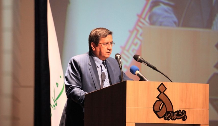 همتی: بانک مرکزی بدون از دست دادن ذخایر ارزی به کنترل نرخ ارز و ثبات بازار ارز دست یافته است