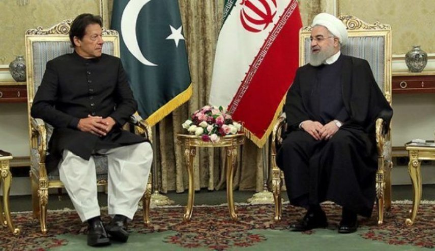 رسانه های پاکستان: عمران خان فردا عازم تهران می شود