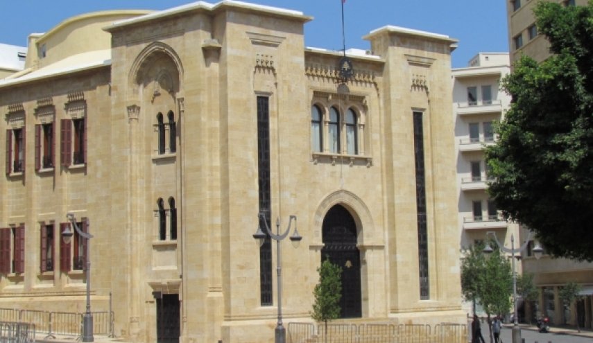 اعمال شغب بمجلس النواب اللبناني وبري يطلق سراحهم
