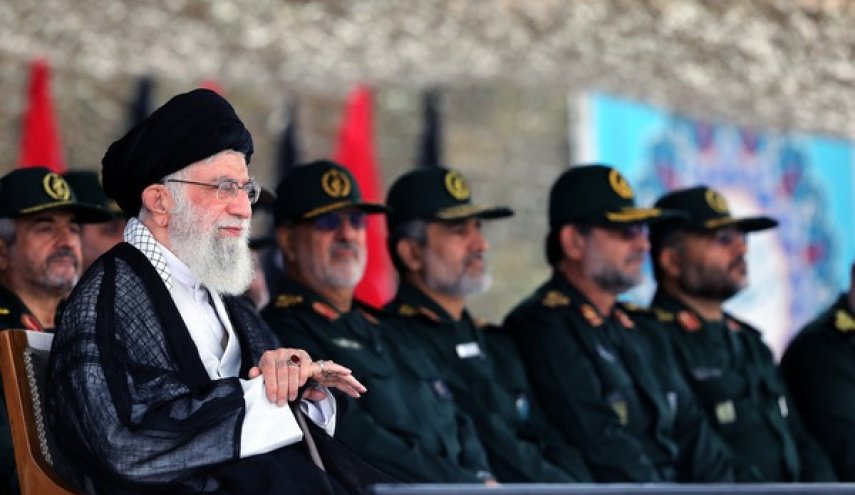 شعار پر معنای «الحُسین یجمعنا» یک حقیقت ناب است/ با تمسک به سیدالشهداء(ع) در مقابل آمریکا کوتاه نمی‌آییم