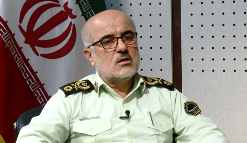 نیروی انتظامی با هر پدیده ایی که بخواهد امنیت جامعه را مختل کند برخورد می کند